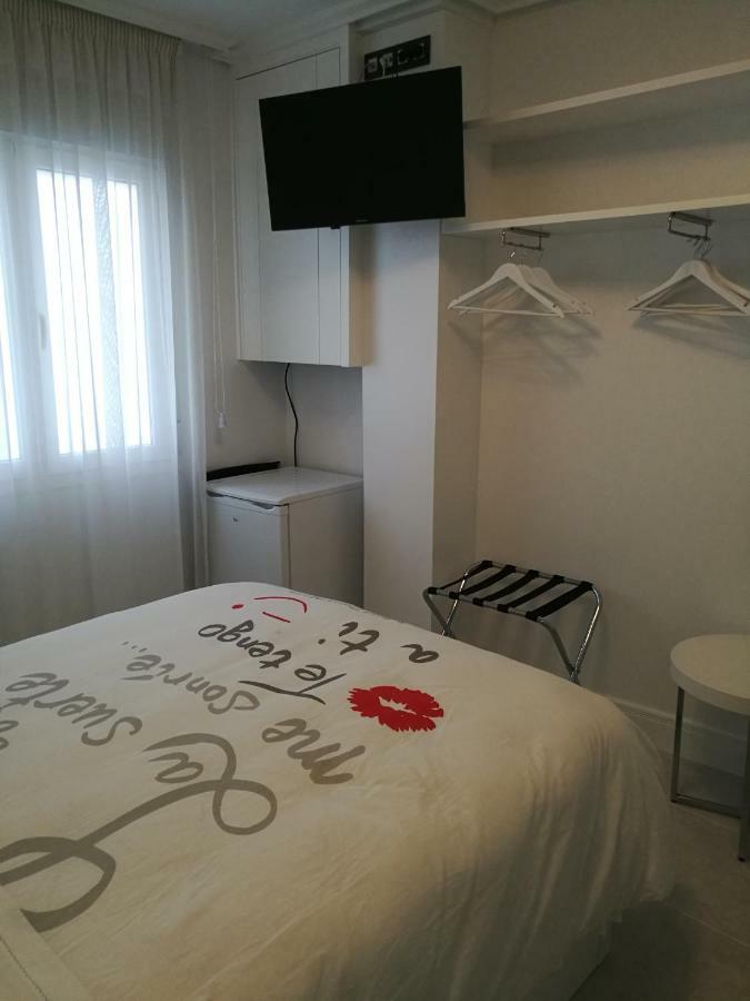 Apartamentos Las Palmeras Palma del Río Exterior foto